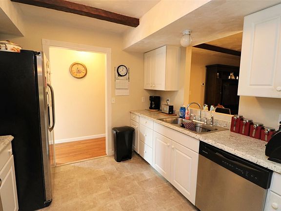 4th image of 305 Orchard Dr