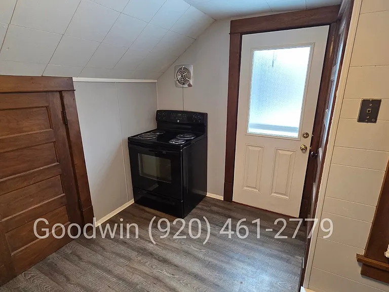 919 Harney Ave #A — Photo 4