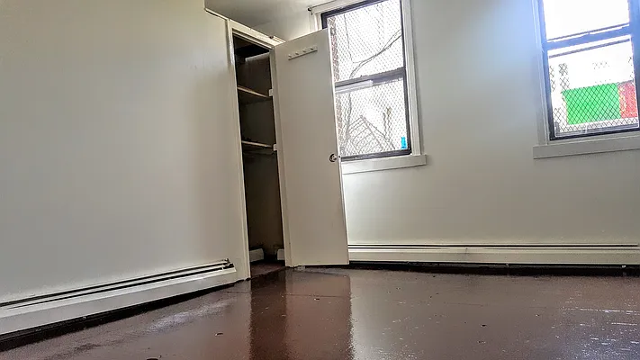 Rented by 585 Evergreen Avenue, LLC | media 10