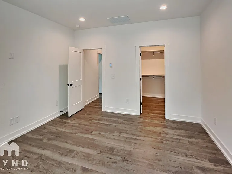 1027 Trembeth Dr — Photo 5