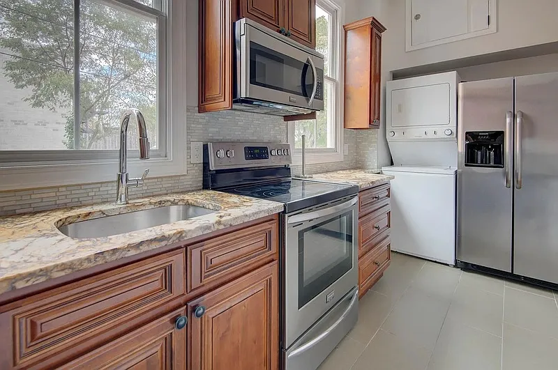 208 T St NE — Photo 3