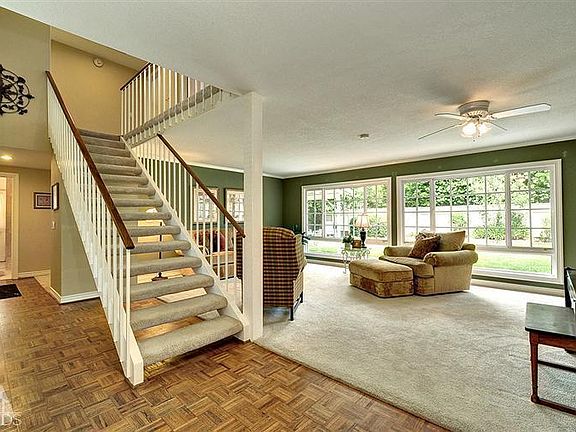 3rd image of 1644 Camberwell Pl