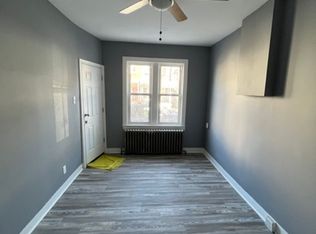 418 S 10th St APT 1, Reading, PA 19602