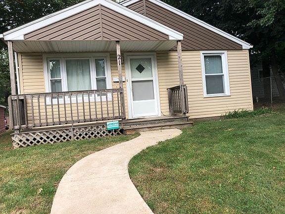 2nd image of 21 N Circle Dr