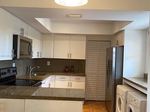 2nd image of 8775 Park Blvd APT 418