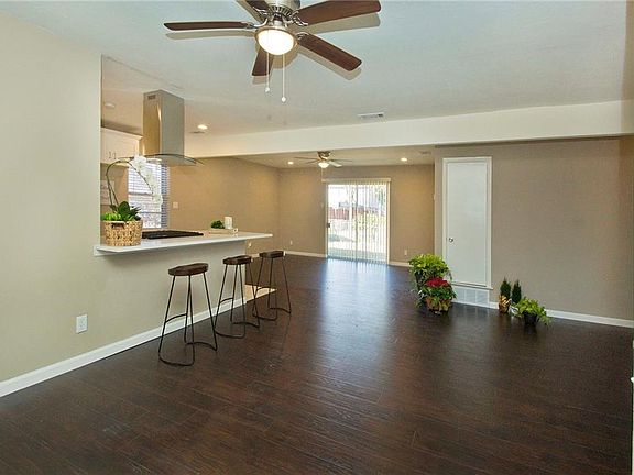4th image of 3709 Plaza Park Dr