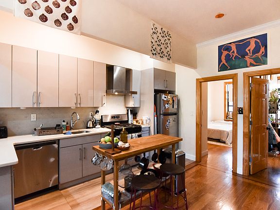 3rd image of 529 Humboldt St #3
