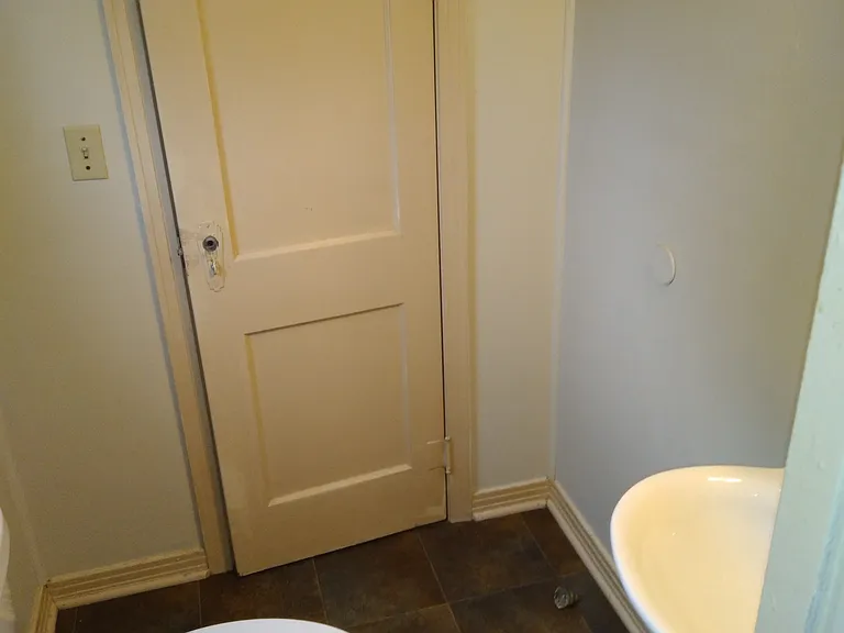 1217 4th Ave #5 — Photo 3