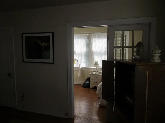 Hickman Plaza Apartments / 915 E. Elm Street — Photo 24