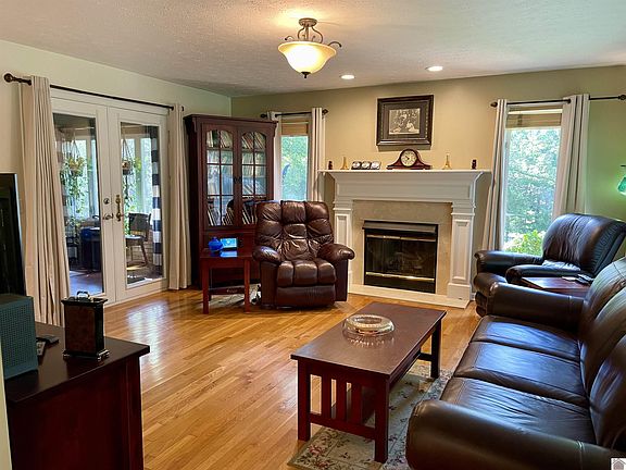 5th image of 432 Edgewood Dr