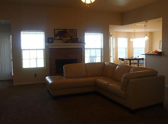 5th image of 222 Country Meadows Dr
