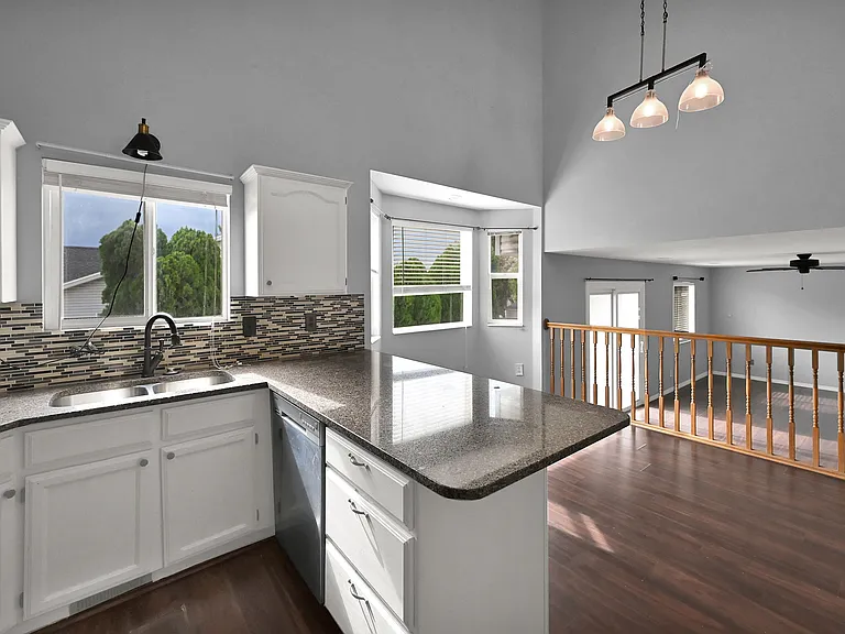 5991 S 3260 W — Photo 13