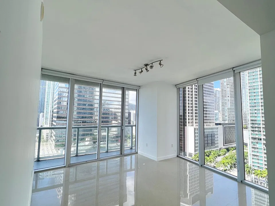 495 Brickell Ave #1711