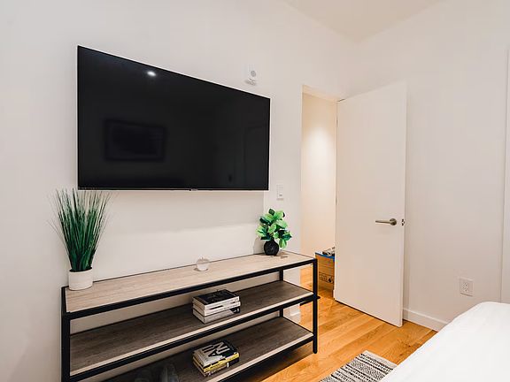 2nd image of 1806 Vernon St NW #4