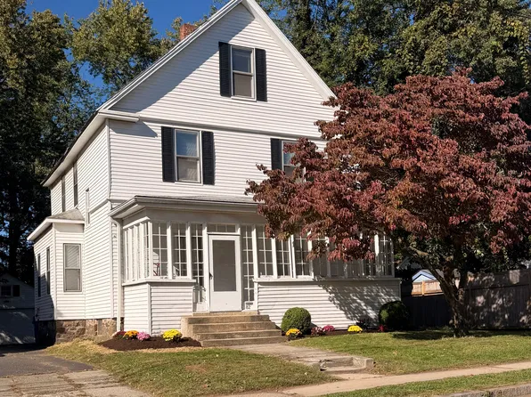 82 Vera St, West Hartford, CT 06119