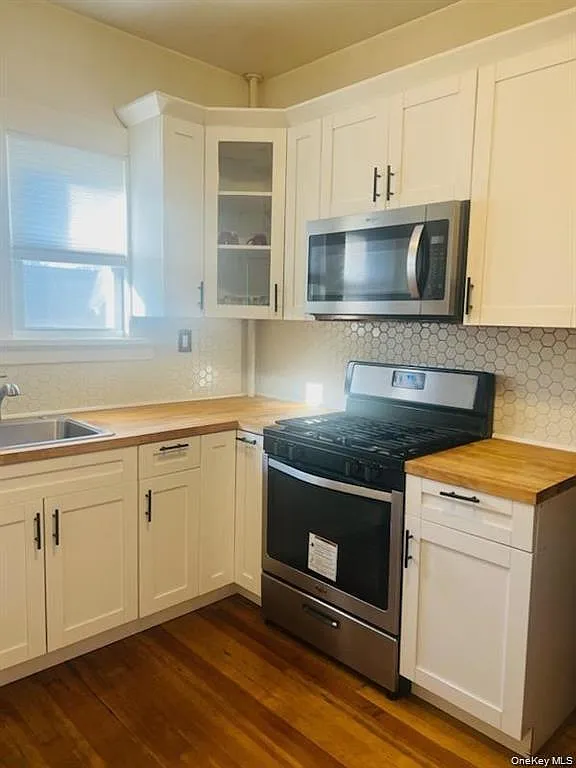3 bed, 1.5 bath, 1400 sqft, $3,200 — Photo 4