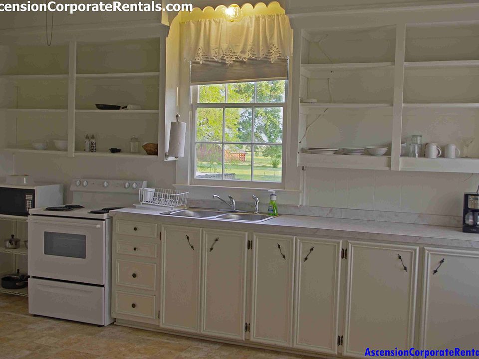 Huge Kitchen, fully furnised