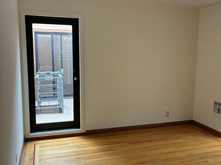 3041 Buchanan St — Photo 13