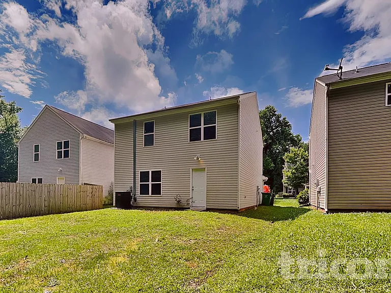 4915 Magnasco Ln — Photo 16