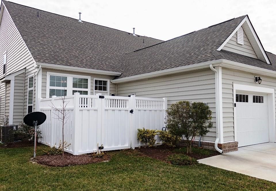 1st image of 852 Bennetts Meadow Ln