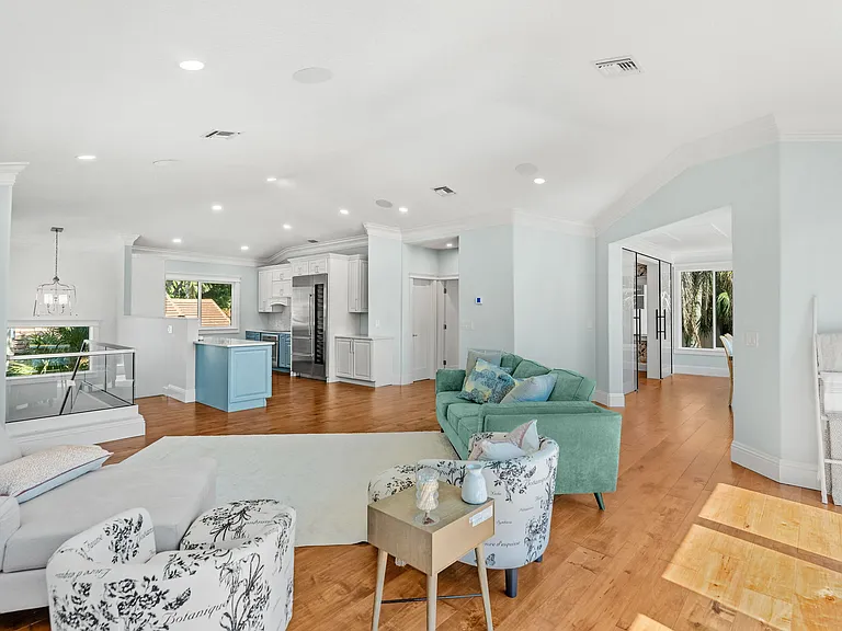 143 Caledonia Dr — Photo 12
