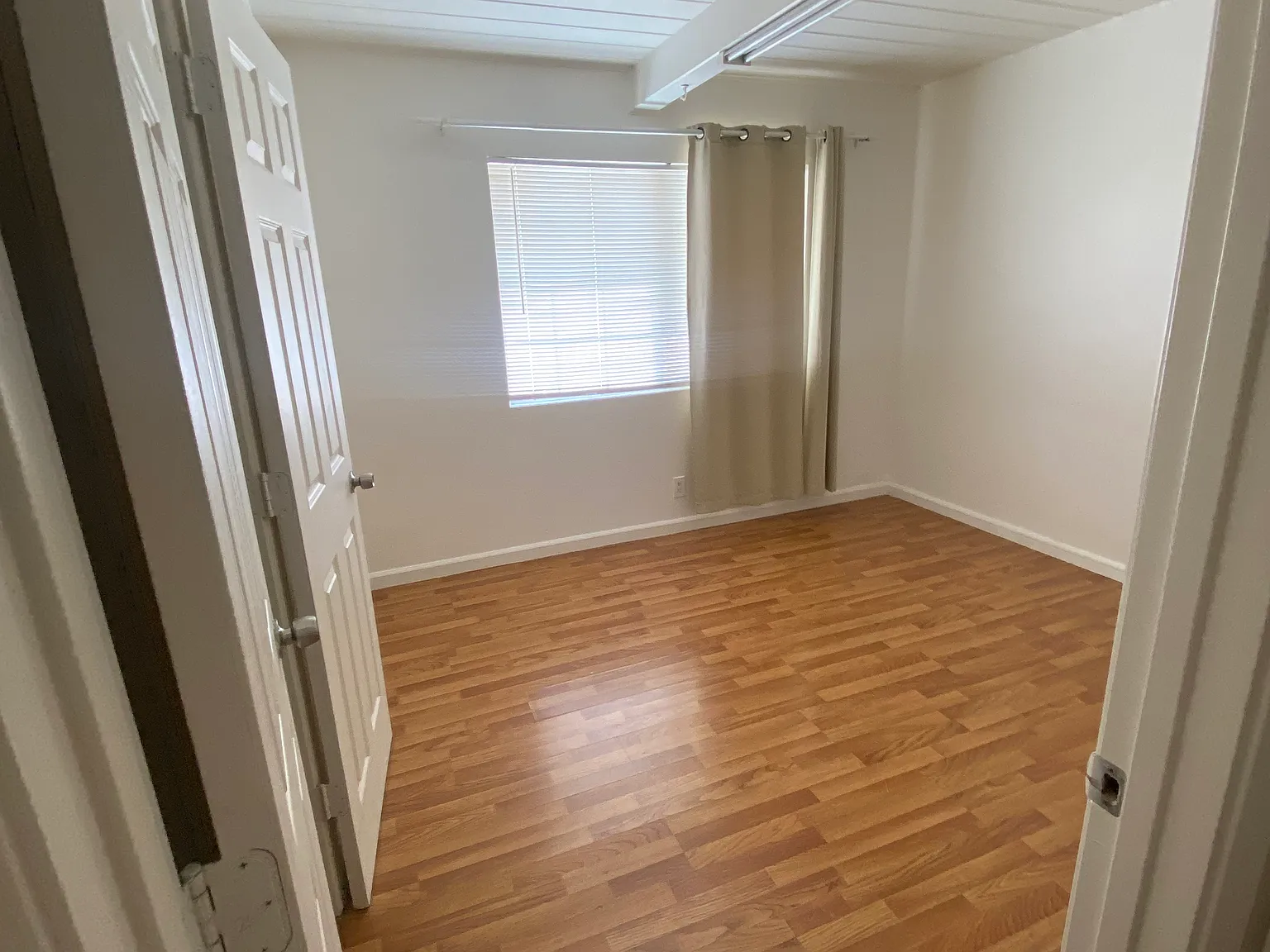 2 bed, 830 sqft, $3,100 — Photo 4