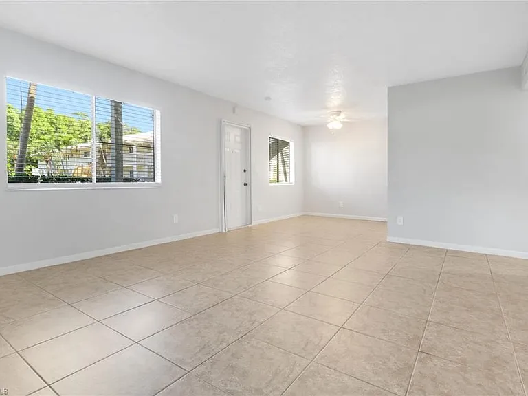 4635 Bayshore Dr #P4 — Photo 8