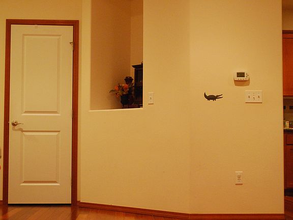 Entry to living room/Dinning