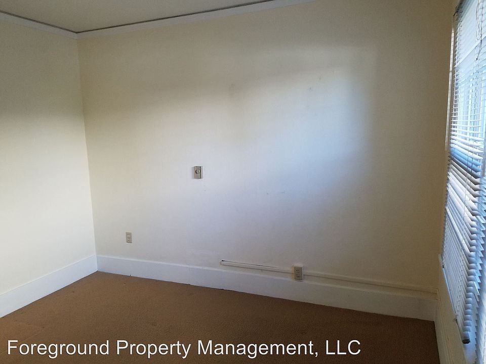 1st image of 7812 Lake City Way NE Unit 3