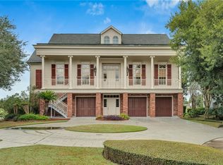 7 Golf Villa Dr, New Orleans, LA 70131