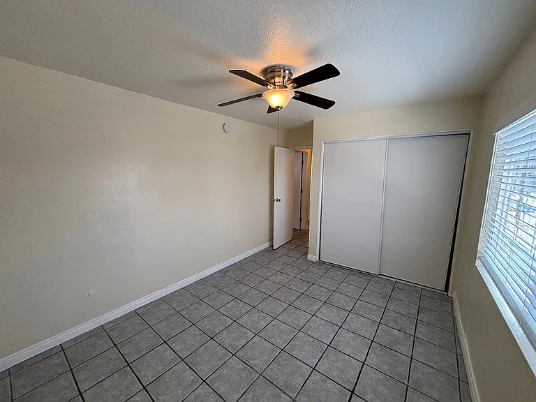 11751 Hart St — Photo 11