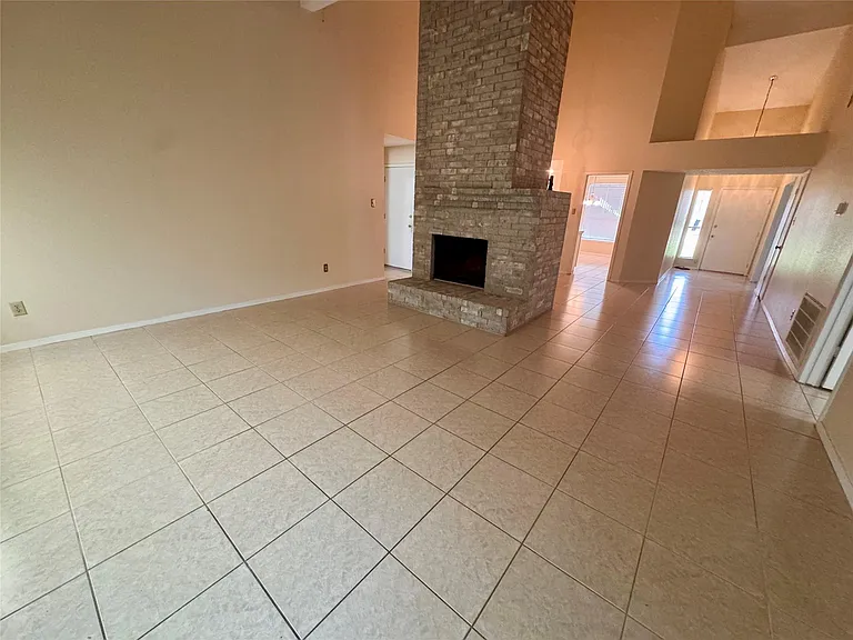3423 Pecan Point Dr — Photo 4
