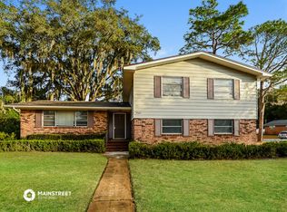 5563 Primrose Ln, Jacksonville, FL 32277