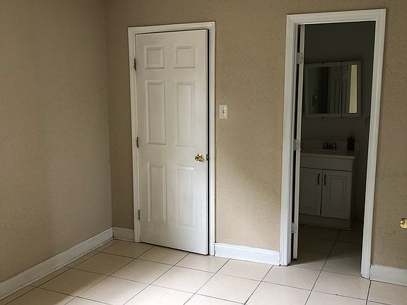 3rd image of 1815 Casa Calvo St