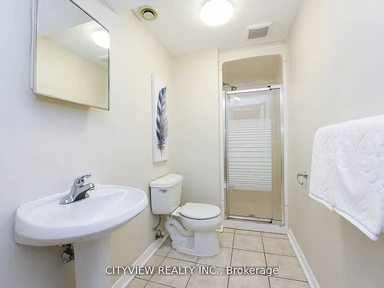 6459 Tisler Cres — Photo 7