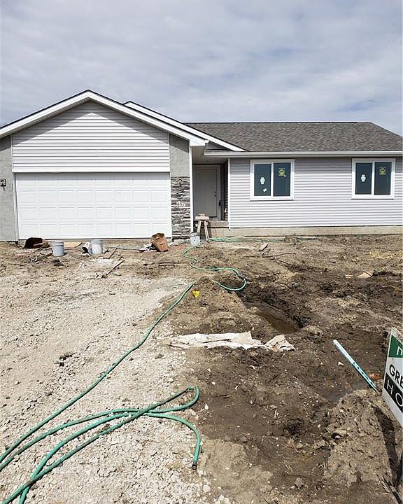 2nd image of 957 17th St SE