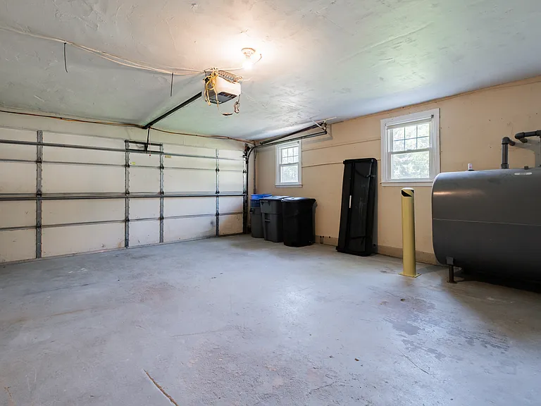 1390 Paxon Pl — Photo 38