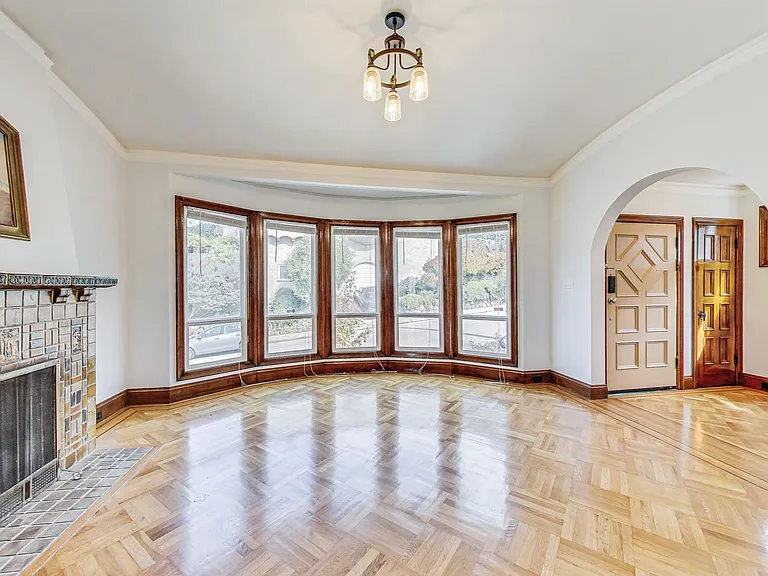 785 Mangels Ave — Photo 3