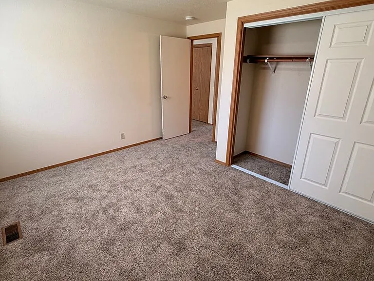 3622 W Rose Hill St — Photo 9