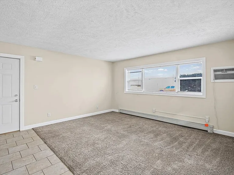 321 Riley Dr — Photo 10