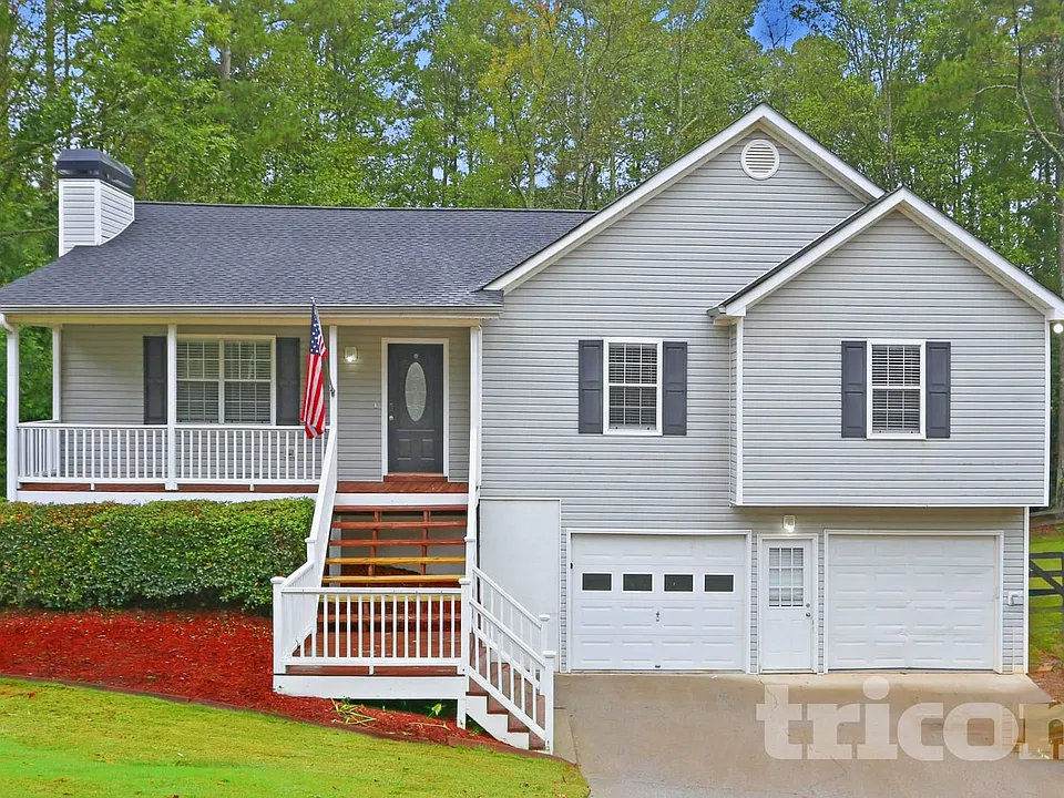 216 Lauren Ln
