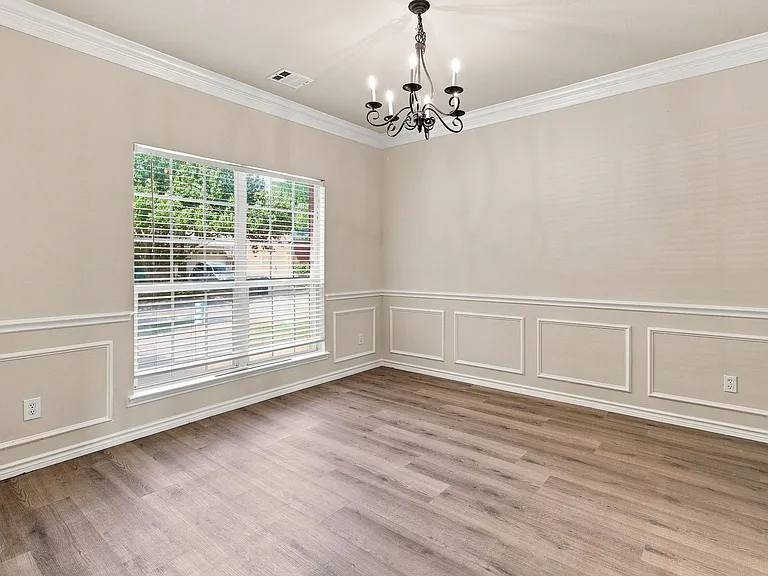 8009 Riverwalk Trl — Photo 31