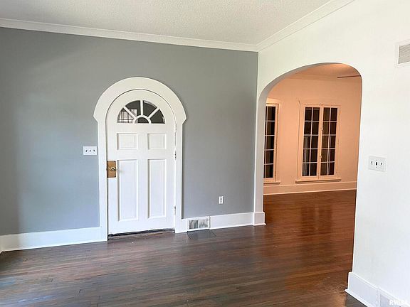 2nd image of 2442 21st Ave