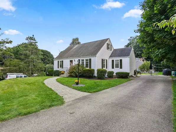 8 Upland Rd, Boylston, MA 01505