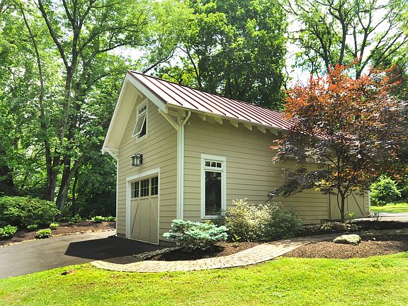 Detached Garage