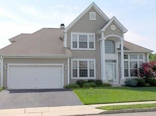2 Frog Pond Dr, Barnegat, NJ 08005