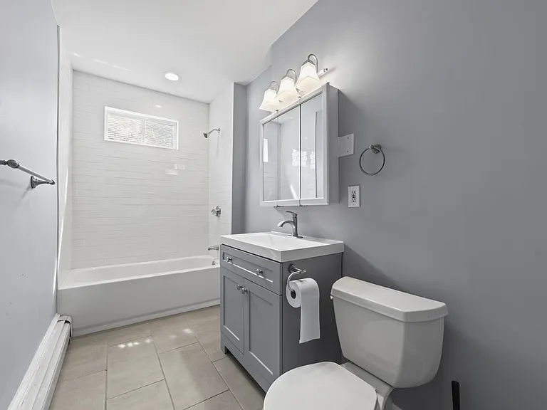 516 Washington St #3 — Photo 6