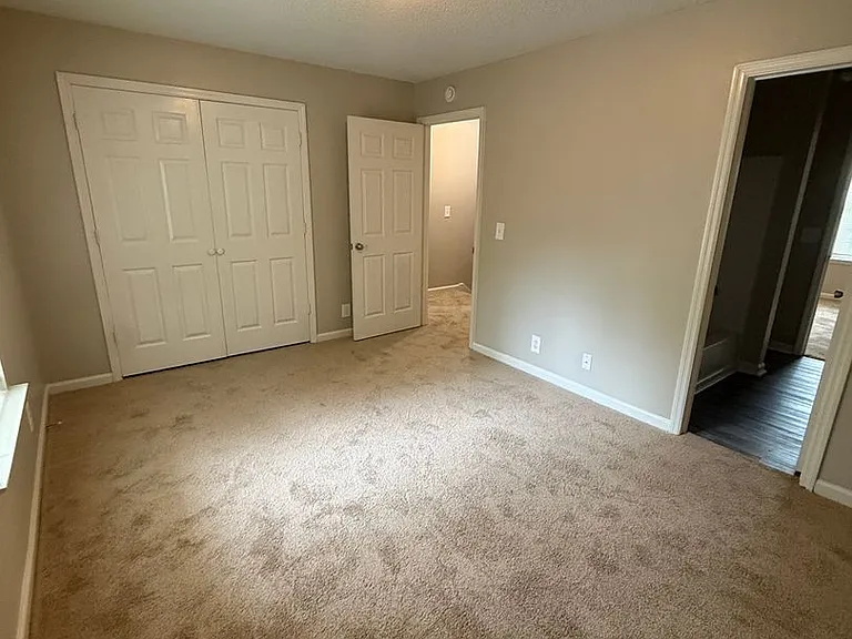 909 Greenland Dr — Photo 16