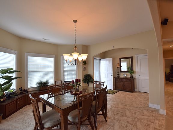 Dining Room w/ Bay Cabinets