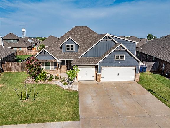 3rd image of 628 Red River Dr